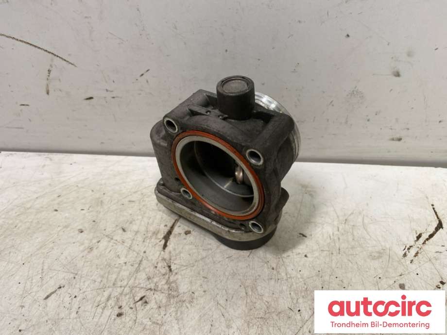 Spjeldhus til BMW 1-Serie 2004-2011 (E81/E82/E87/E88) (E81/E82/E87/E88) (13 54 1 439 224|13541439224|1439224)