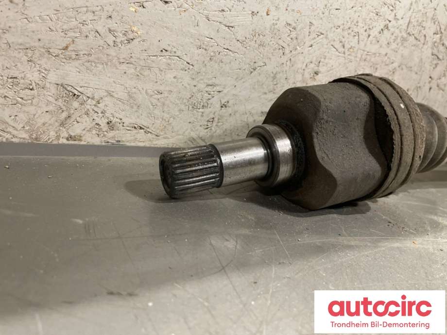 Drivaksel venstre foran, diesel/manuell til Peugeot 307 2005-2008 (Fase 2)  (3272 LW|3272 2X|)