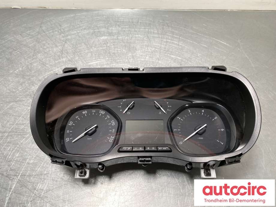 Instrumentpanel til Toyota Proace, 2016-->> (Type II)  (9837473080)