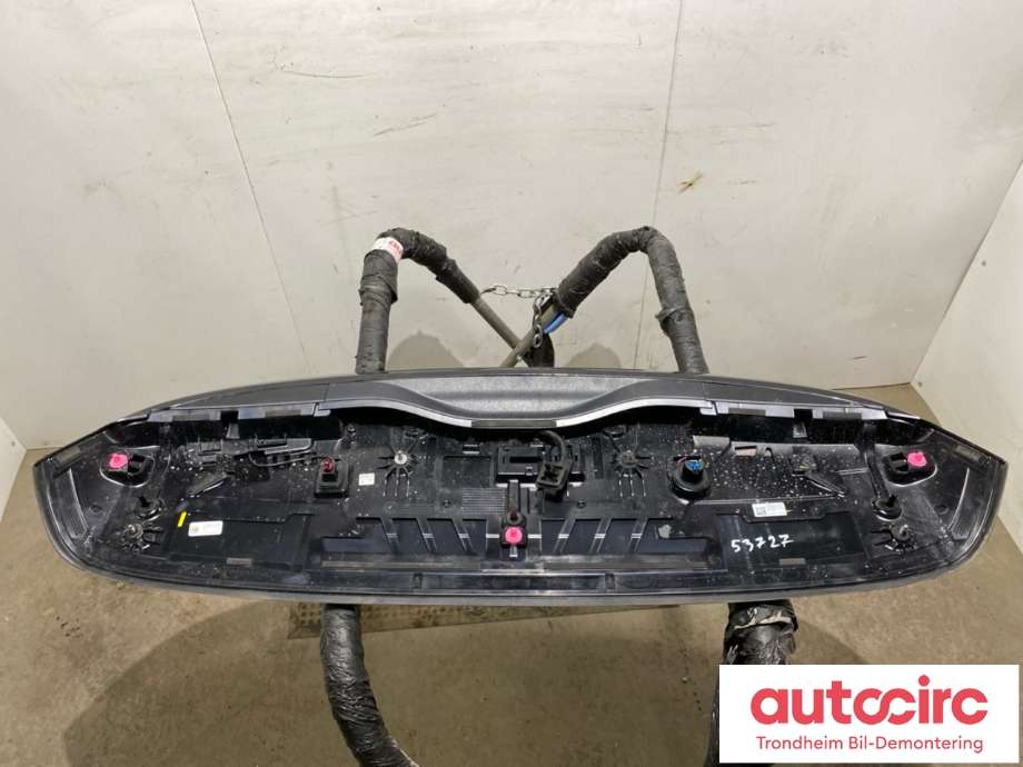 Spoiler bakluke til Mercedes EQA 2021-->>  (A2477901800|A2477902100|)