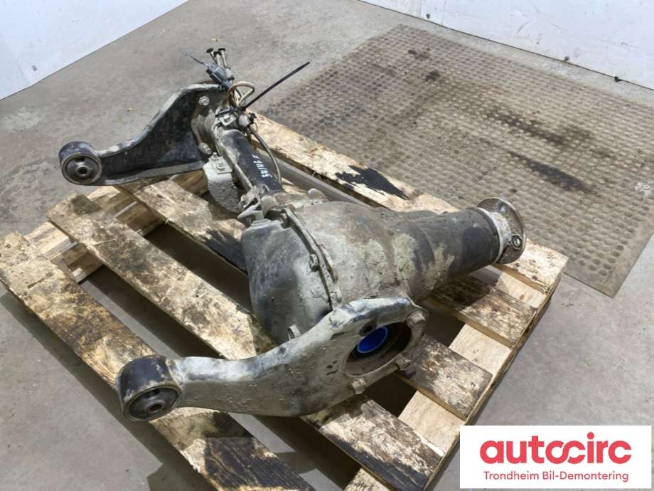 Kardang klokke foran til Mitsubishi L200 2015-2019 (Type V, Fase 1)  (3541A158|)