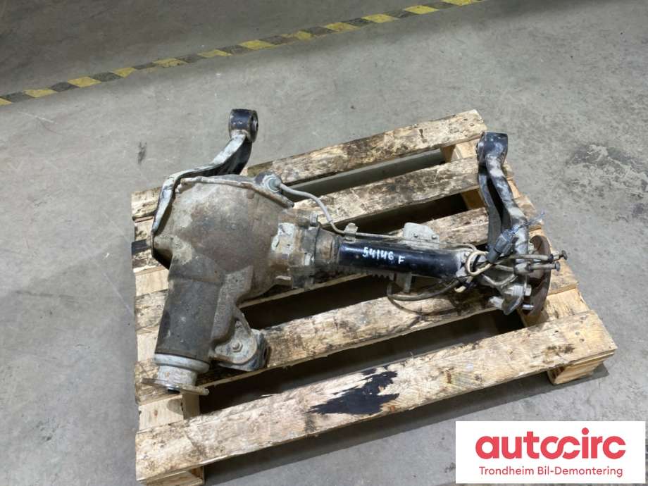 Kardang klokke foran til Mitsubishi L200 2015-2019 (Type V, Fase 1)  (3541A158|)