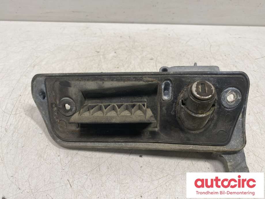 Bakluke/bakdør håndtak til VW Caddy, 2010-2015 (Type III, Fase 2)  (2K0 827 565 J)