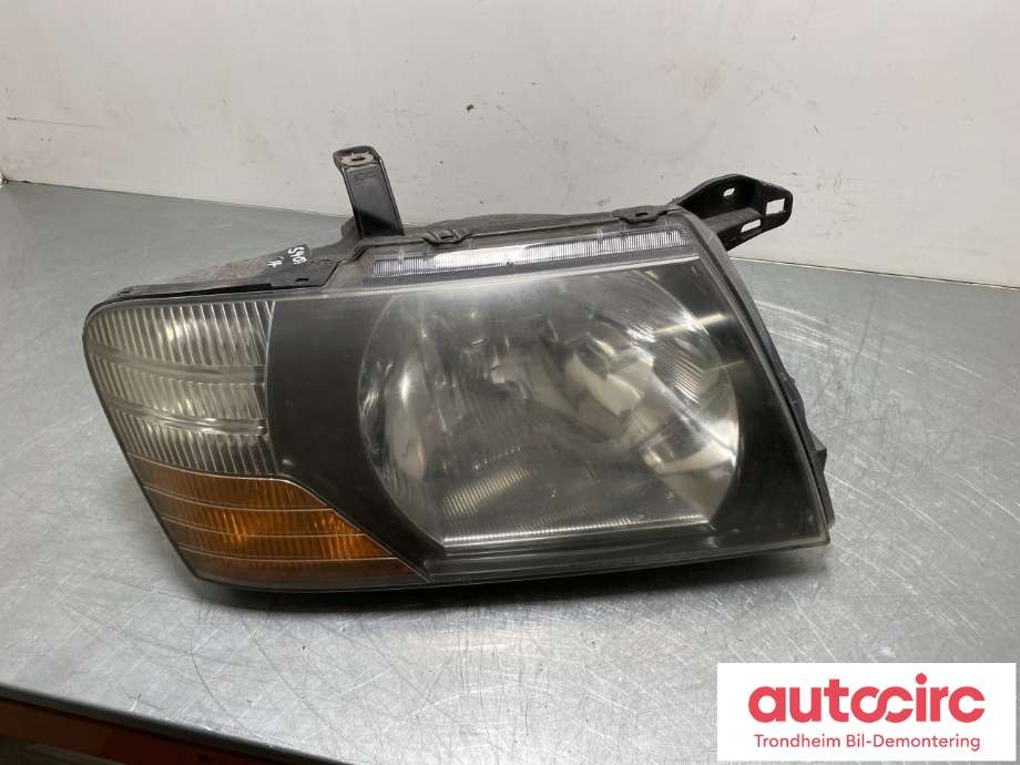 Frontlykt høyre halogen til Mitsubishi Pajero, 2000-2006 (Type III)  (MR388008)