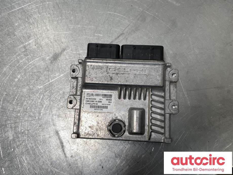 Styreenhet motor til Toyota Proace, 2016-->> (Type II)  (9833346580)