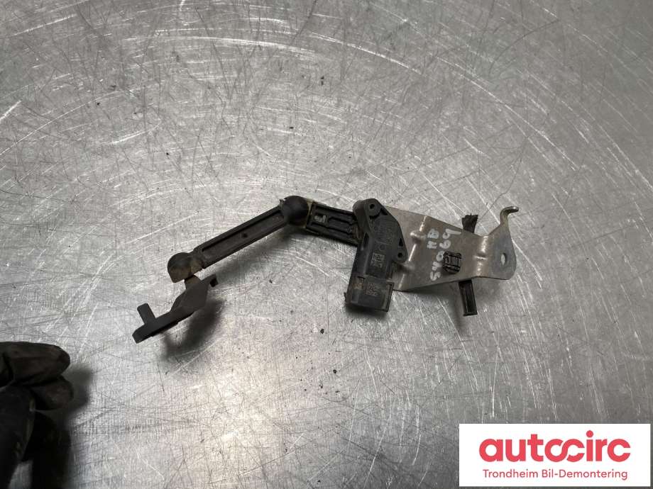 Sensor nivå, høyre bak til BMW i4 2021-->> (G26) (G26) (6895466|37146895466|)