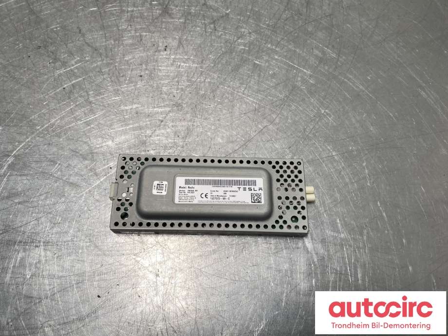 Bilstereo diverse til Tesla Model Y 2021-2024 (Type I) (1527973-00-C|)