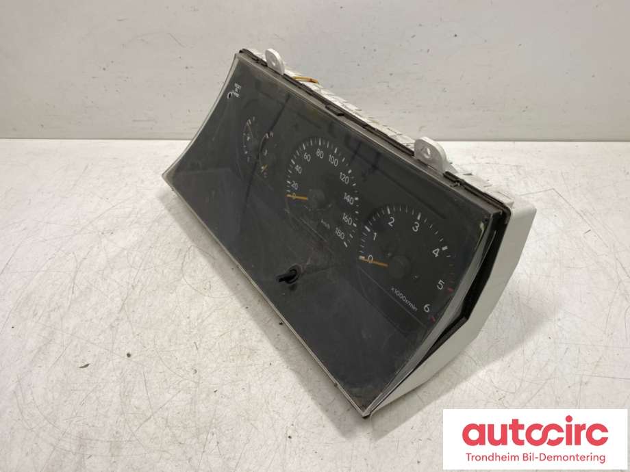 Instrumentpanel til Toyota Hiace 2007-2012 (Fase 3)  (8322026340|83800-26881|8388126380| 8388226530| 8384126600)