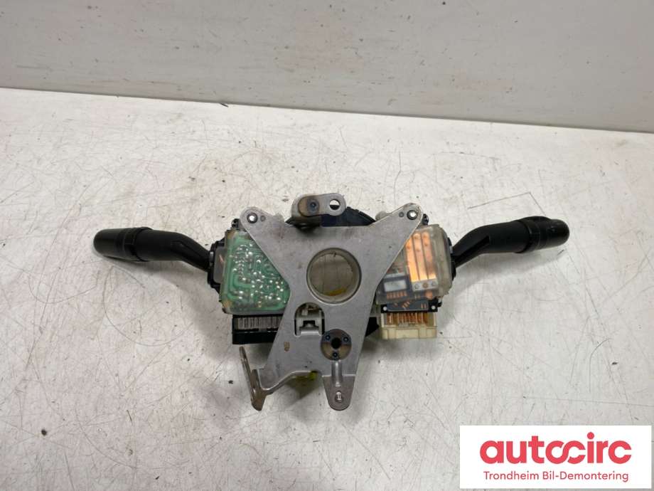 Bryter combi til Toyota Hiace 2007-2012 (Fase 3)  (843102F590|)