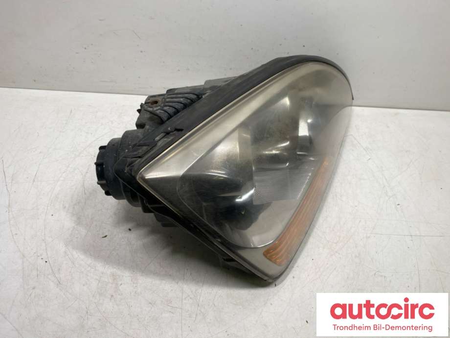 Frontlykt høyre halogen til Kia Sorento 2003-2009 Type I  (921023E510|)
