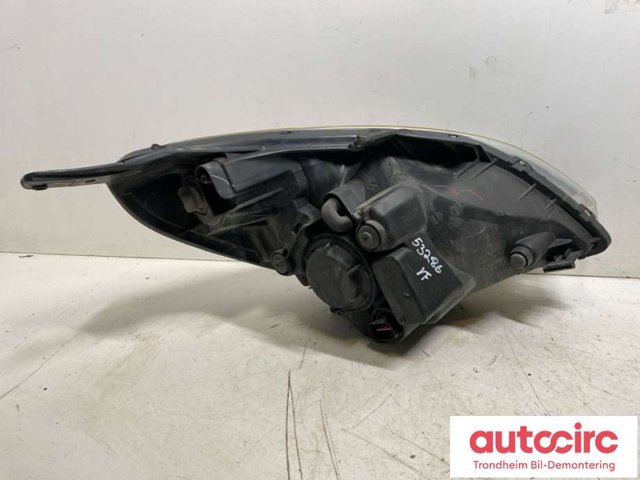 Frontlykt venstre halogen til Hyundai i20 2009-2014 (Type I)  (921011J010|)