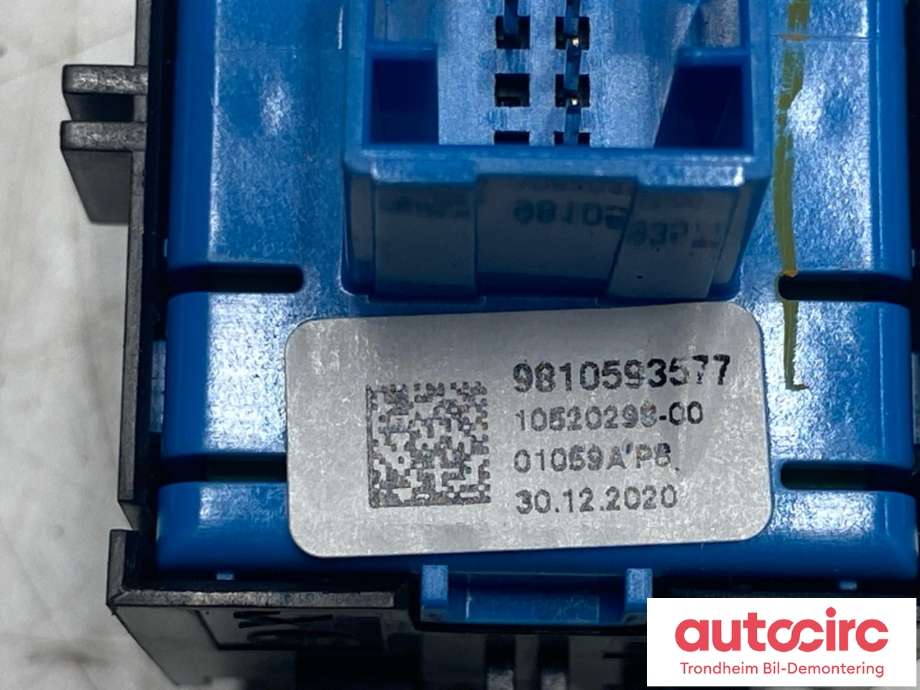 Bryter elektrisk håndbrekk/parkbrems til Peugeot 3008 2016-->> (Type II)  (9810593577|98105935VV|)