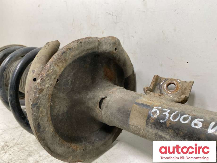 Fjærbein venstre foran til Suzuki SX4 2009-2013 (Type I, Fase 2)  (41601-79JF2|4111155LJ1|)