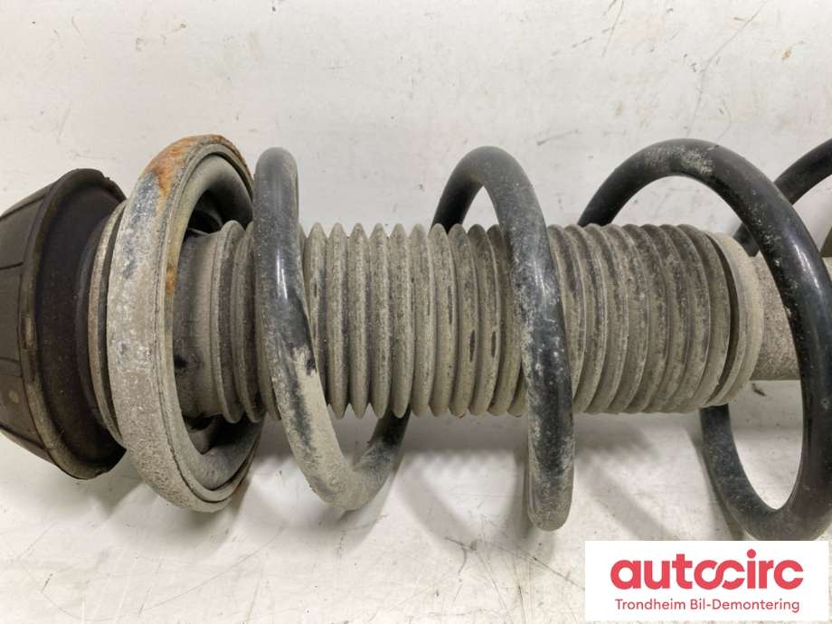 Fjærbein venstre foran til Suzuki SX4 2009-2013 (Type I, Fase 2)  (41601-79JF2|4111155LJ1|)