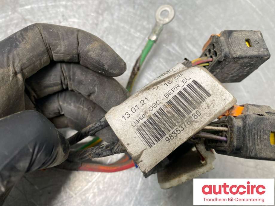 Batterilader inntak/luke til Peugeot 3008 2016-->> (Type II)  (9835378280|)