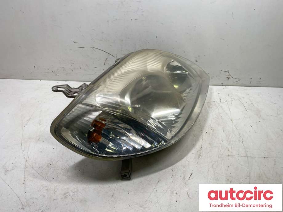 Frontlykt høyre halogen til Toyota Corolla 2002-2007  (8113002180|)