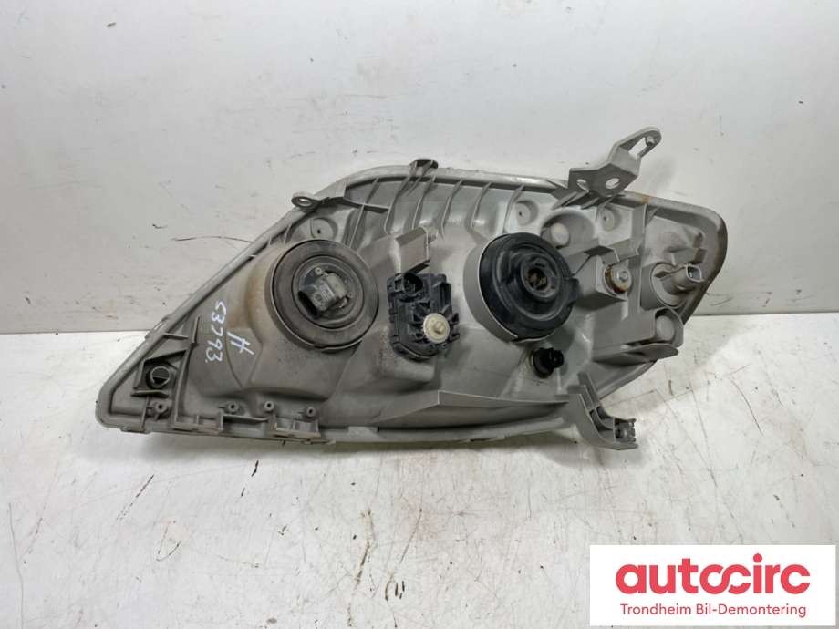 Frontlykt høyre halogen til Toyota Corolla 2002-2007  (8113002180|)