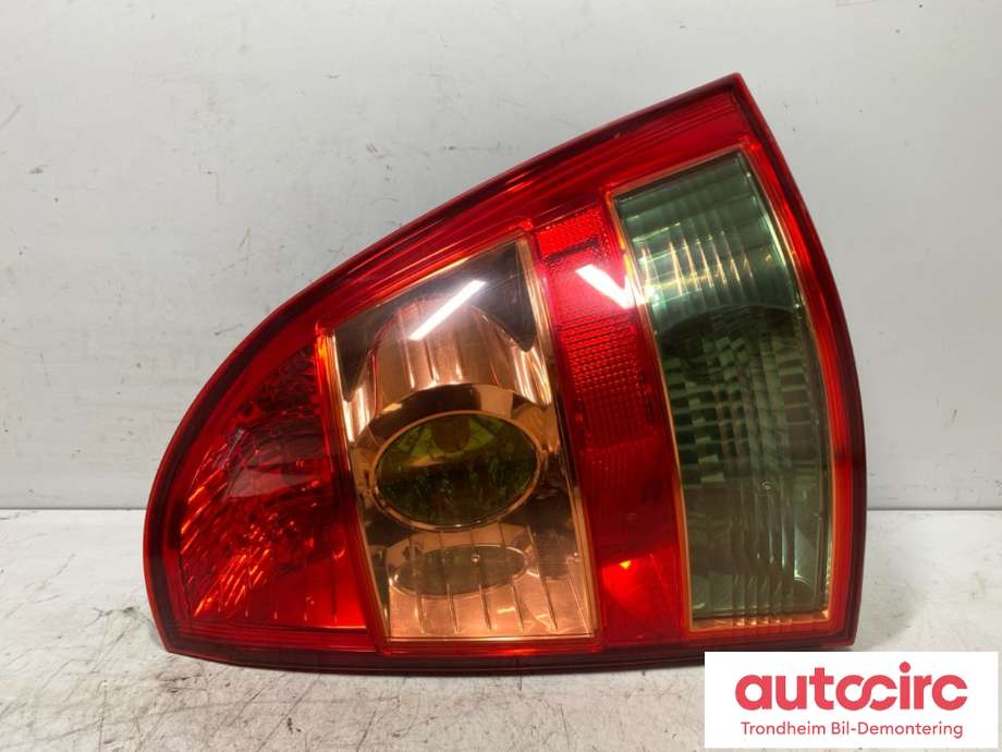 Baklykt høyre til Toyota Corolla, 2002-2007  (8155502280)