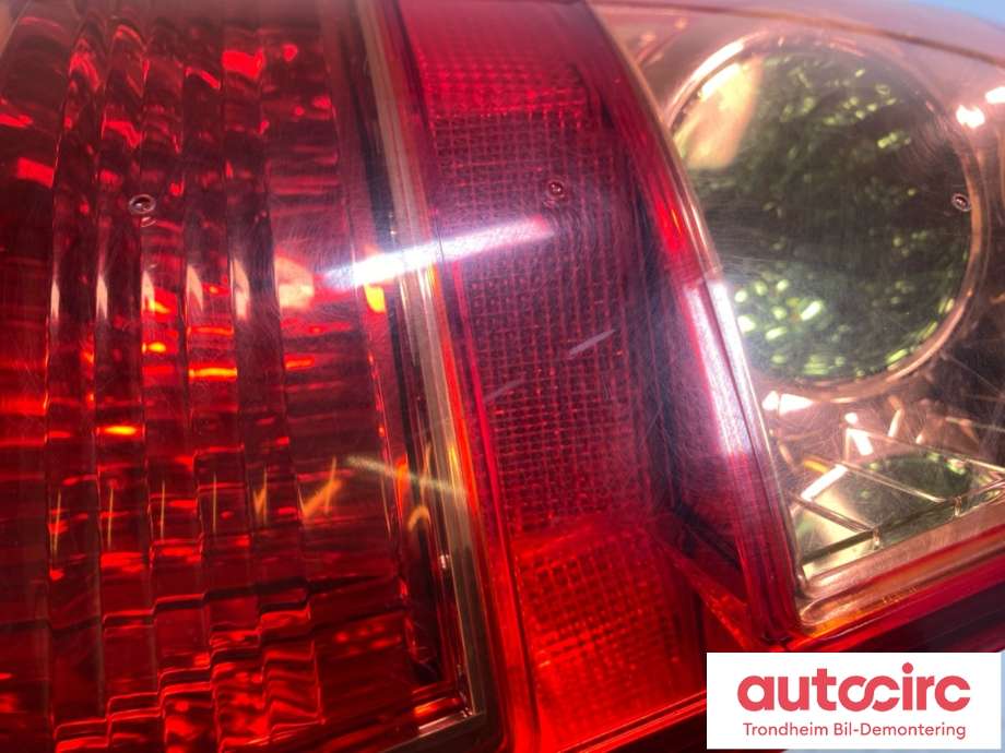 Baklykt venstre til Toyota Corolla 2002-2007  (8155502270|)