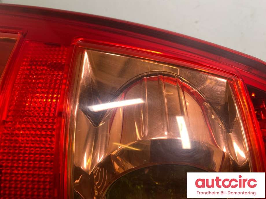 Baklykt venstre til Toyota Corolla 2002-2007  (8155502270|)