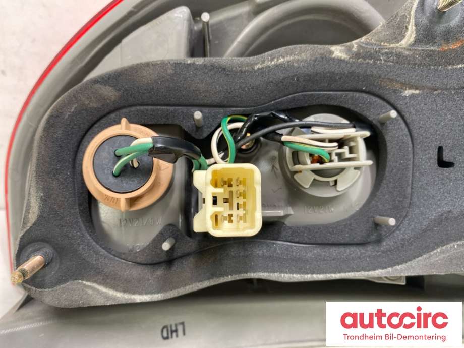 Baklykt venstre til Toyota Corolla 2002-2007  (8155502270|)