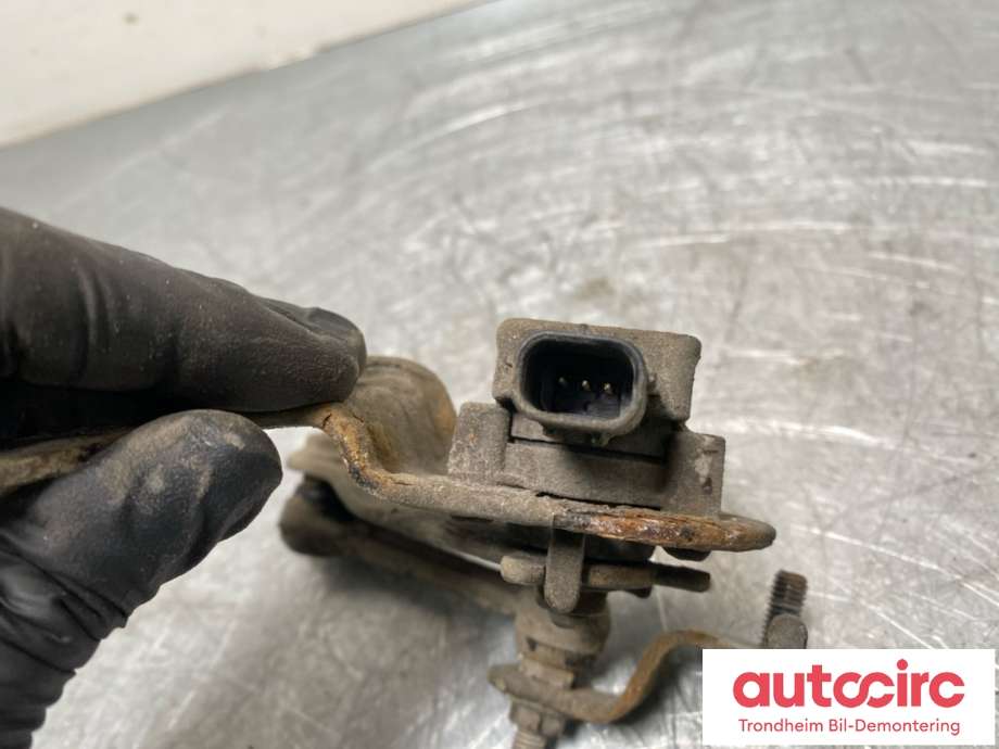 Sensor nivå, venstre bak til Subaru Legacy 2009-2015 (84031FG000|)
