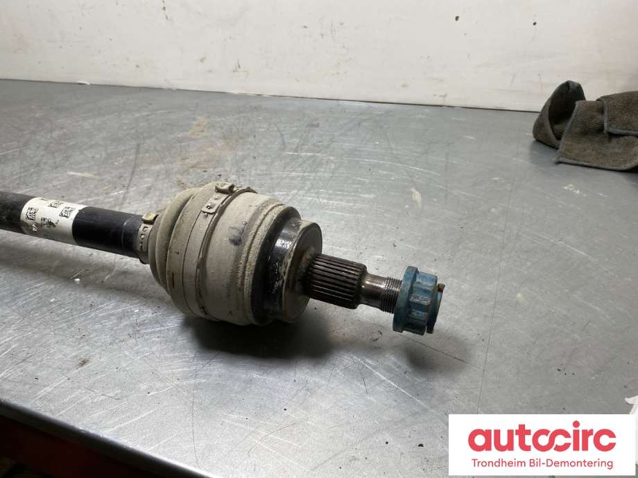 Drivaksel høyre bak, diesel/automat til Mercedes Vito 2014-->> (W447) (W447) (A 447 350 92 00|)