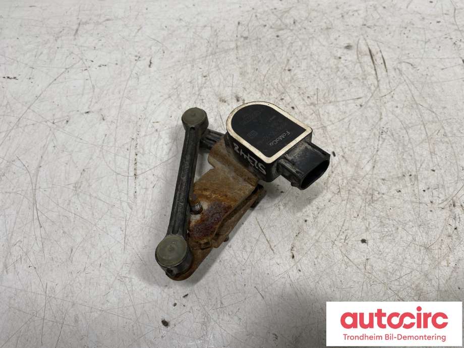 Sensor nivå, venstre bak til Ford Mondeo 2011-2014 (Type IV, Fase 2)  (1679313|8G9N-5B738-BA|8G9N-3C492-AA)