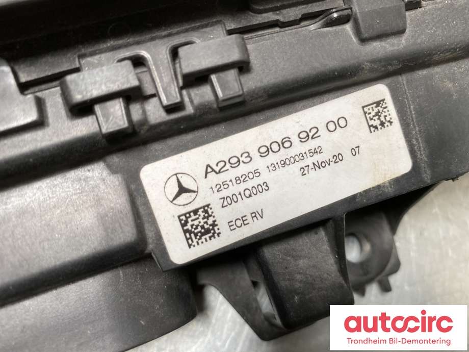 Frontlykt midtre til Mercedes EQC 2019-->>  (A 293 906 92 00|A 293 906 13 01|)