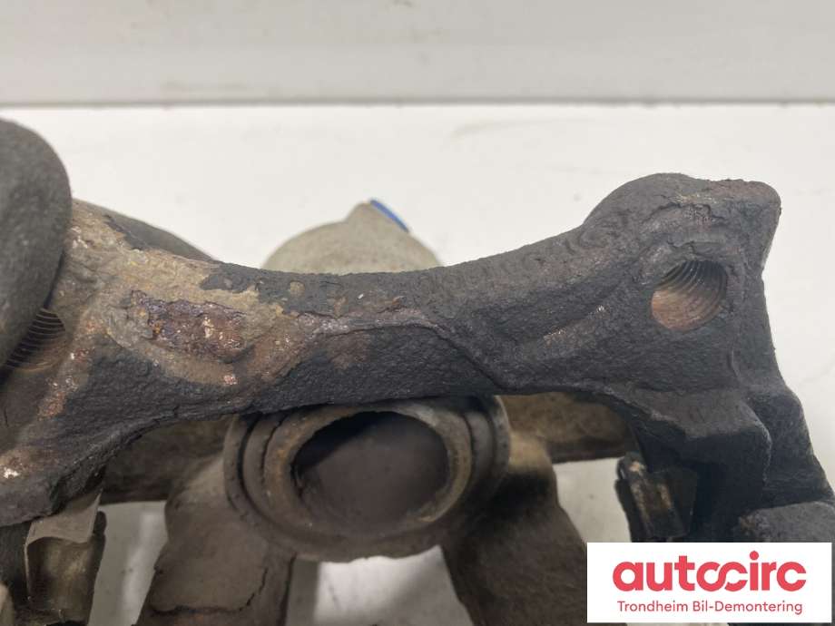 Bremsecaliper venstre bak til Mercedes Vito 2014-->> (W447) (W447) (A 447 420 04 83|)