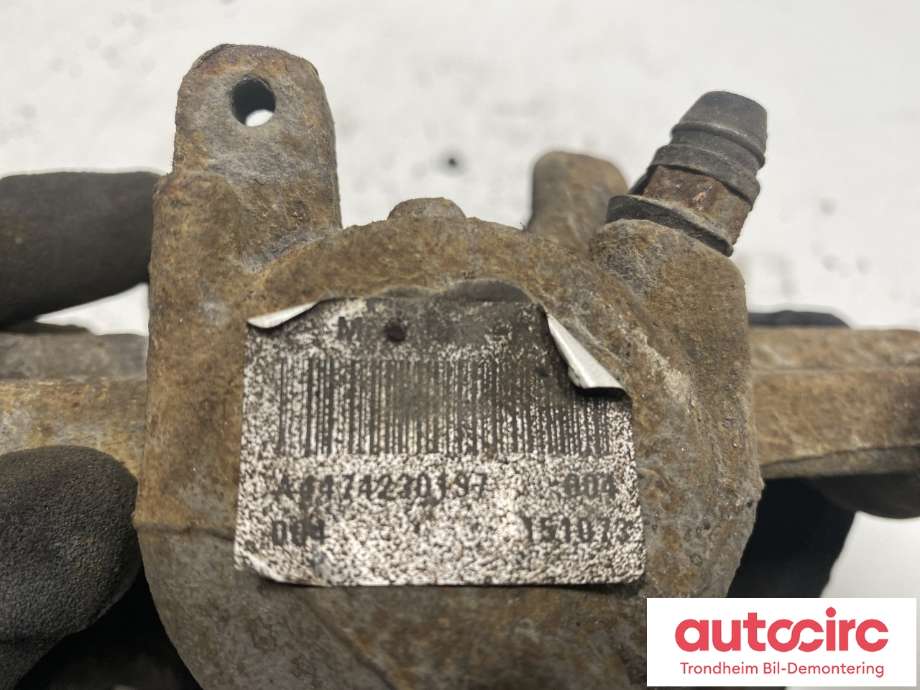 Bremsecaliper venstre bak til Mercedes Vito 2014-->> (W447) (W447) (A 447 420 04 83|)