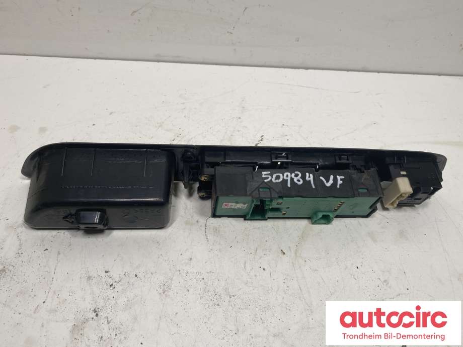 Bryter ruteheis førerdørspanel til Subaru Forester 2002-2005 (Type II, Fase 1) (83071SA030|)
