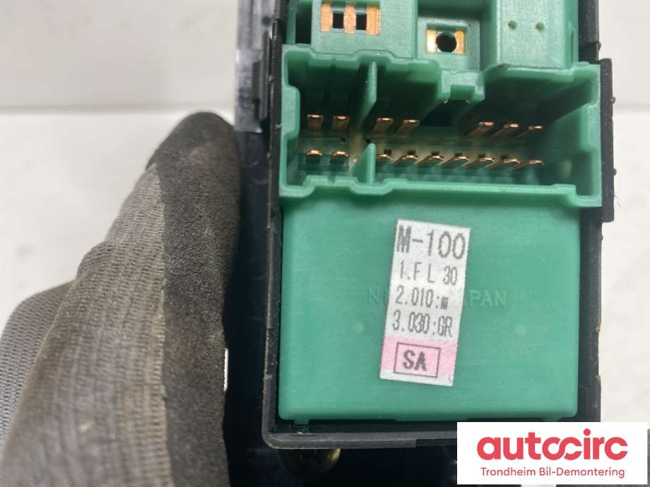 Bryter ruteheis førerdørspanel til Subaru Forester 2002-2005 (Type II, Fase 1) (83071SA030|)