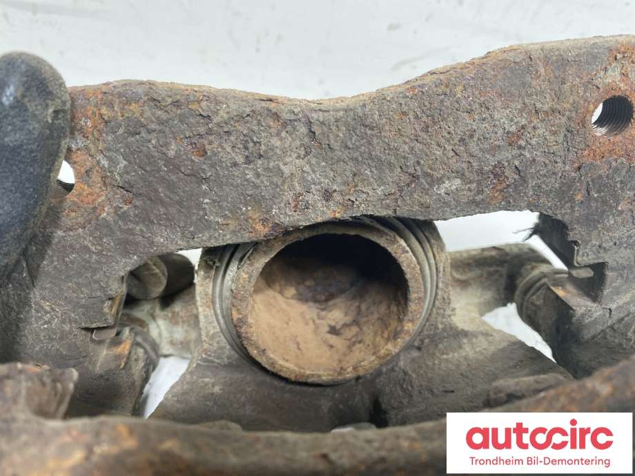 Bremsecaliper venstre foran til Toyota RAV4 2006-2009 (Type III, Fase 1) (4775042091|4775042090|)