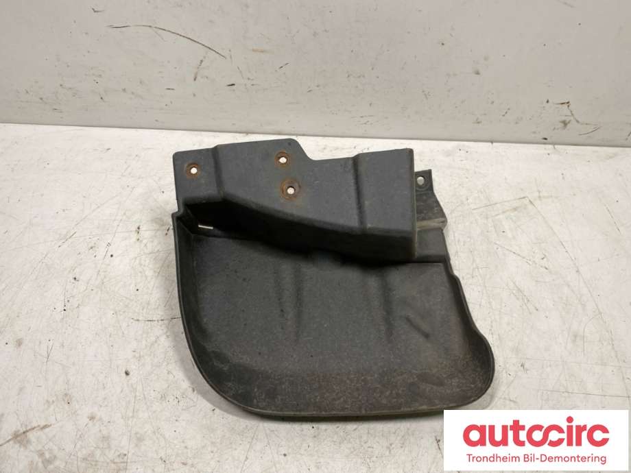 Skvettlapp til Mitsubishi L200 2006-2015 (Type IV) (HØYRE FORAN|MN117448|)