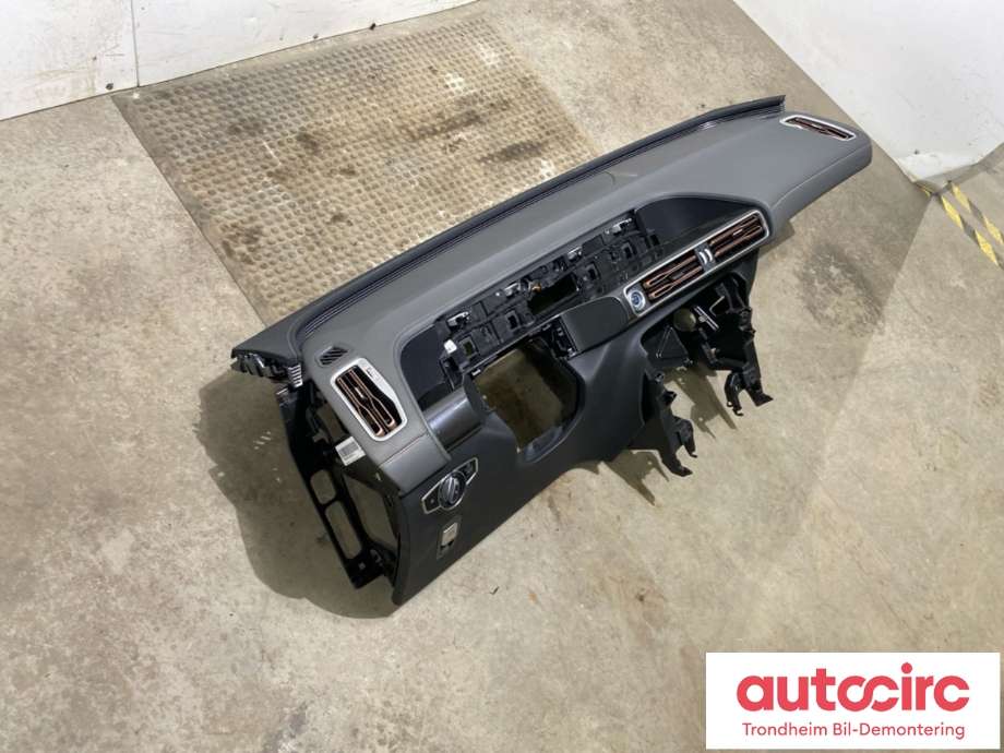 Dashbord til Mercedes EQC 2019-->>  (A 293 680 55 01|)