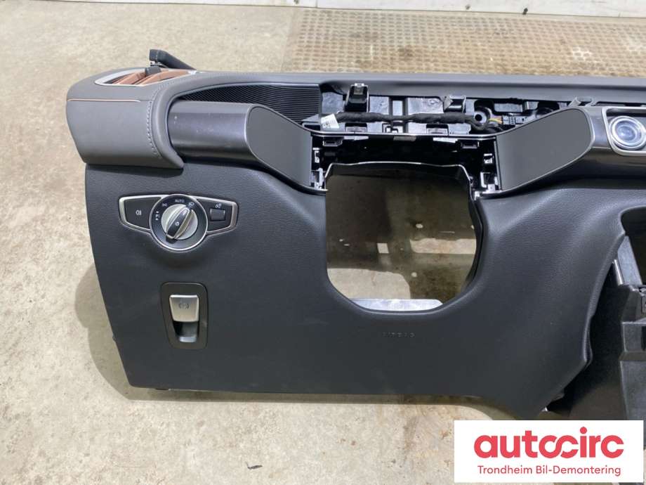 Dashbord til Mercedes EQC 2019-->>  (A 293 680 55 01|)