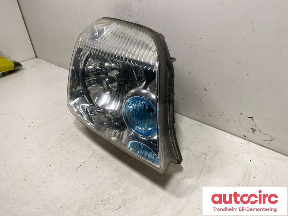 Frontlykt høyre halogen til Nissan X-Trail 2002-2007 (T30) (T30) (260108H925|)
