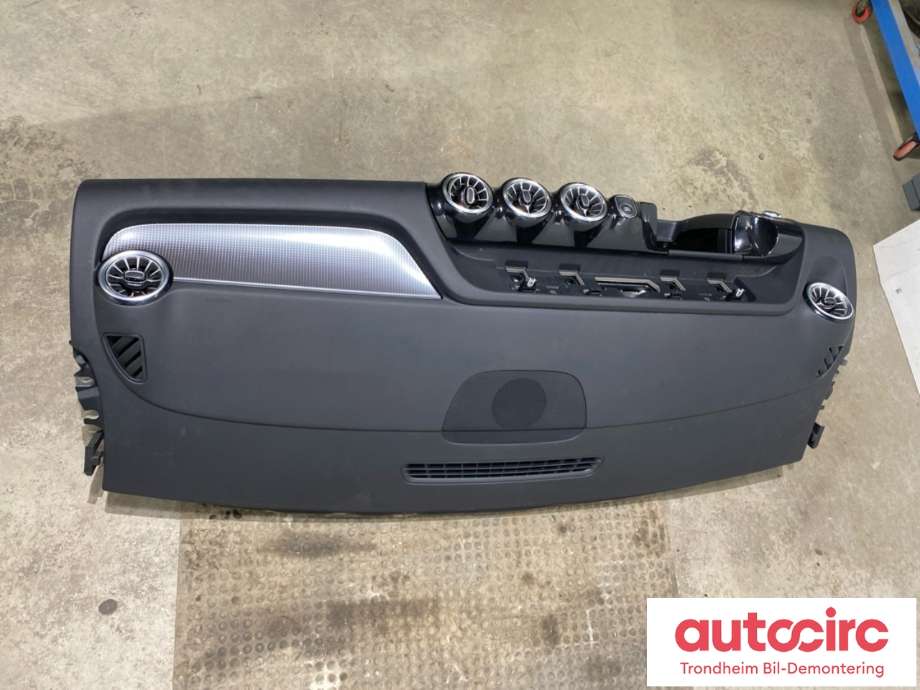 Dashbord til Mercedes EQA 2021-->>  (A2476803300|A 247 680 33 00|)