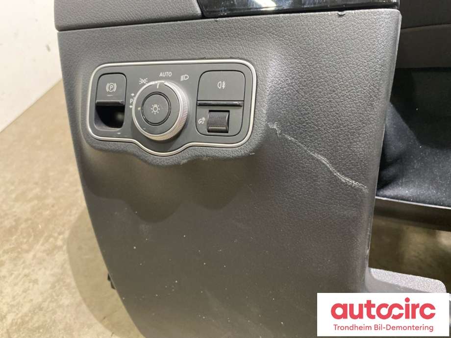 Dashbord til Mercedes EQA 2021-->>  (A2476803300|A 247 680 33 00|)
