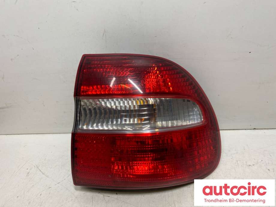 Baklykt høyre ytre til Volvo V40 / S40, 2000-2004 (Type I, Fase 2) (30621888)