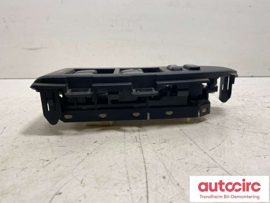 Bryter ruteheis førerdørspanel til Toyota Prius 2009-2016 (Type III) (COMBI) (COMBI) (8404033100|)