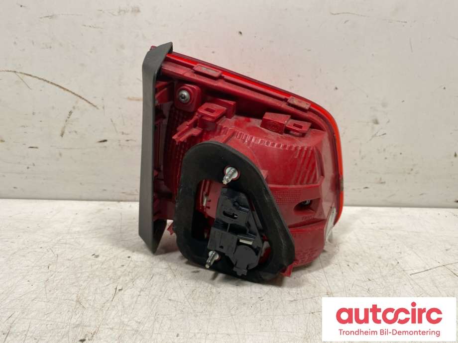 Baklykt høyre indre til VW Tiguan 2011-2016 (Type I, Fase 2)  (5N0 945 094 H|)