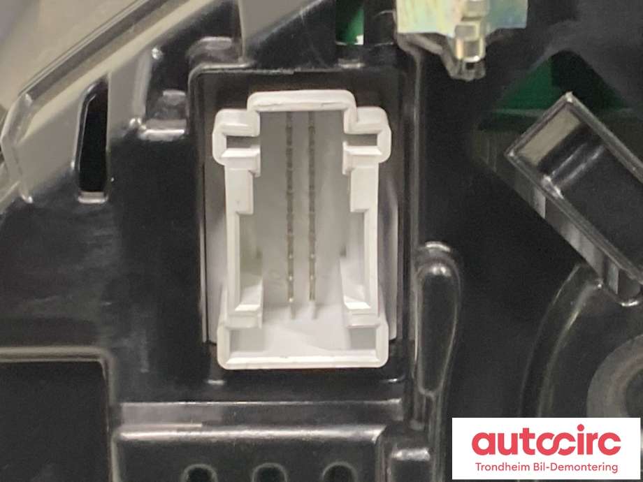 Instrumentpanel til Mercedes C-Klasse 2014-2018 (Fase 1) (W205) (W205) (A2059000918|A 205 900 28 27|)