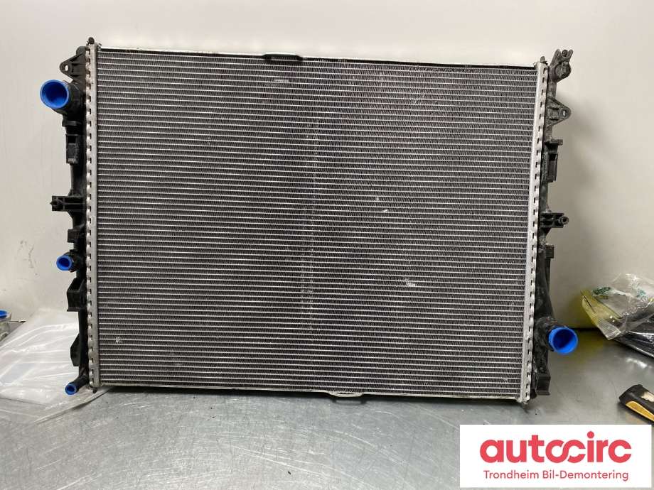 Radiator (automat gir) til Mercedes Vito 2014-->> (W447) (W447) (A0995007100|)