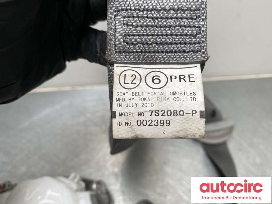 Sikkerhetsbelte foran venstre til Toyota Prius 2009-2016 (Type III) (COMBI) (COMBI) (7322047120B1|)