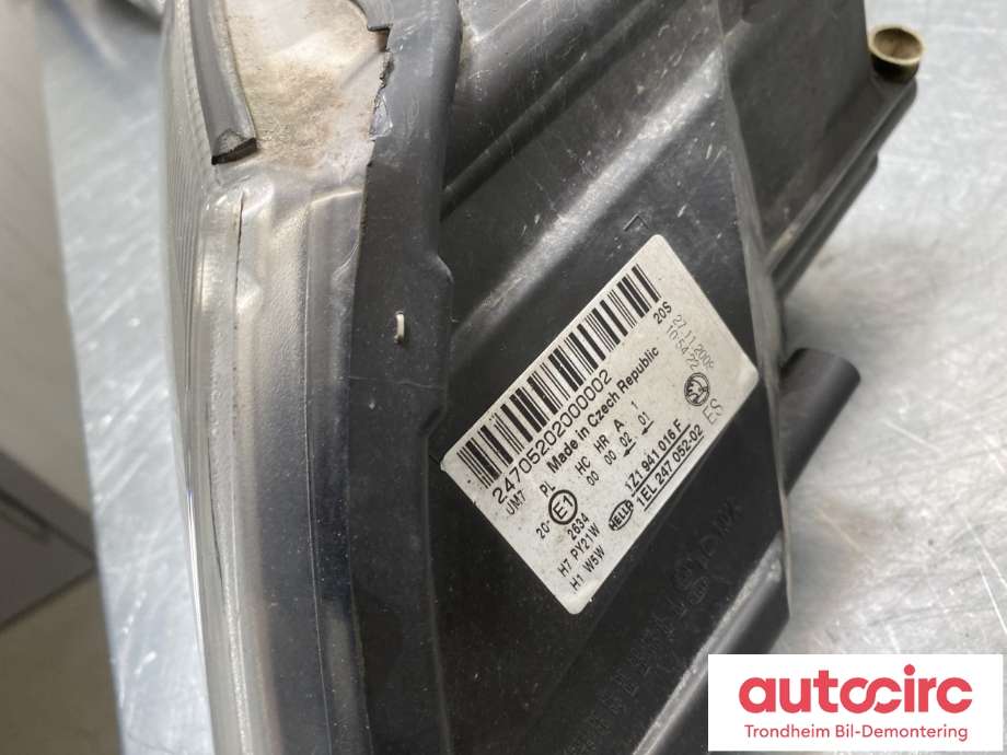 Frontlykt høyre halogen til Škoda Octavia 2009-2013 (Type II, Fase 2)  (HELLA|1Z1 941 018 S|1Z1941016F|)