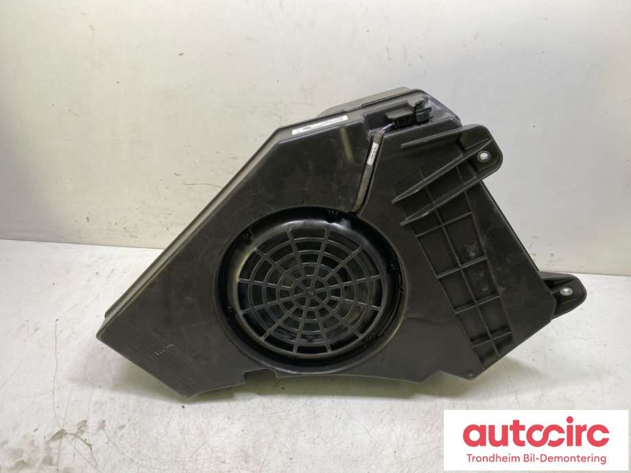 Bilstereo sub-woofer til Porsche Cayenne 2010-2017 (92A) (92A) (BOSE|958 645 010 21|7P5035481K|)