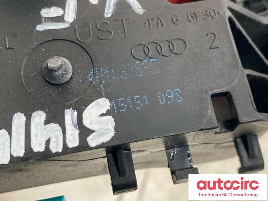 Dørhåndtak utv venstre foran til Audi A7 2010-2014 (Type I, Fase 1) (4H1 837 879 B| 4H0 837 205 B|4H1 837 885|4H0 837 205 B| 4G8 959 985)