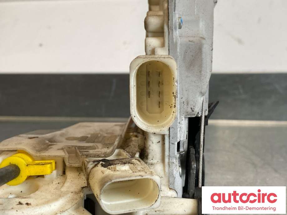 Låsekasse høyre foran til Audi A7 2010-2014 (Type I, Fase 1) (4G1 837 016 B|)